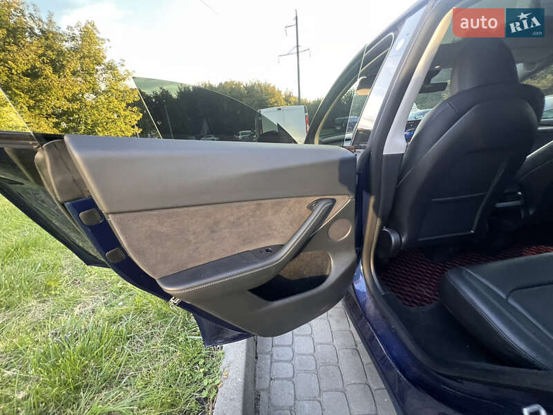 Позашляховик / Кросовер Tesla Model Y 2023 в Львові
