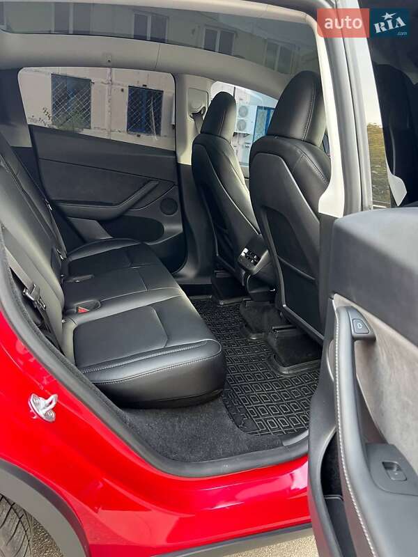 Внедорожник / Кроссовер Tesla Model Y 2023 в Киеве