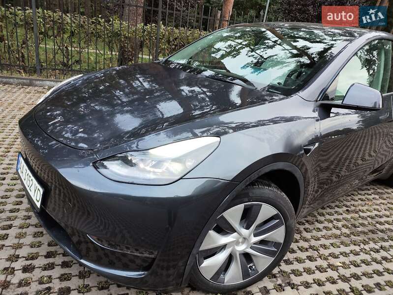 Позашляховик / Кросовер Tesla Model Y 2024 в Києві