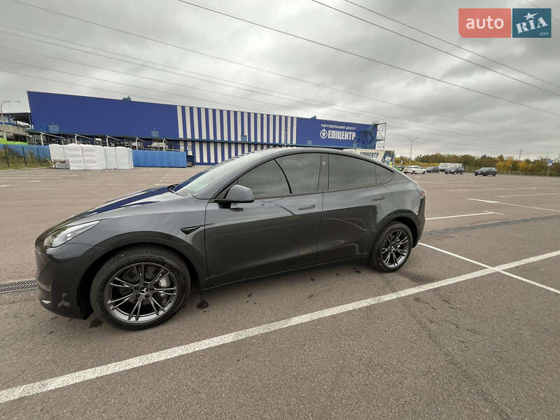 Позашляховик / Кросовер Tesla Model Y 2024 в Рівному