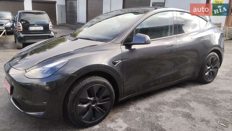Tesla Model Y 2024 Tesla Model Y 2024