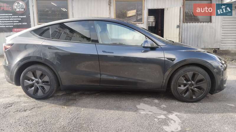 Позашляховик / Кросовер Tesla Model Y 2024 в Тернополі фото 5 Позашляховик / Кросовер Tesla Model Y 2024 в Тернополі
