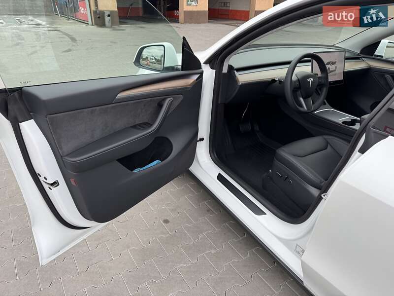 Позашляховик / Кросовер Tesla Model Y 2024 в Ірпені