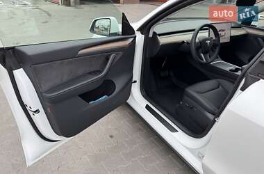 Позашляховик / Кросовер Tesla Model Y 2024 в 