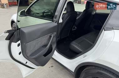 Позашляховик / Кросовер Tesla Model Y 2024 в 