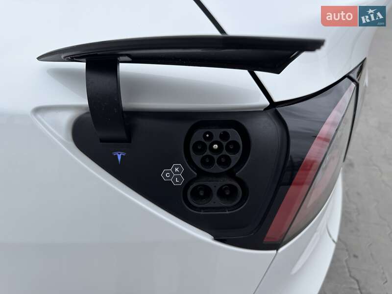 Позашляховик / Кросовер Tesla Model Y 2024 в Ірпені