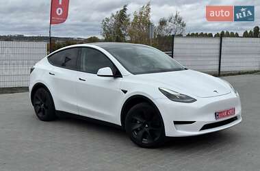 Позашляховик / Кросовер Tesla Model Y 2024 в 