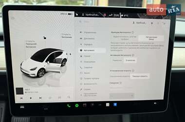 Позашляховик / Кросовер Tesla Model Y 2024 в 