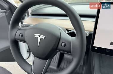 Позашляховик / Кросовер Tesla Model Y 2024 в 