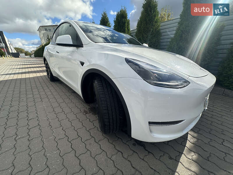 Tesla Model Y 2022