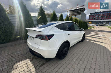 Позашляховик / Кросовер Tesla Model Y 2022 в  фото 8 Позашляховик / Кросовер Tesla Model Y 2022 в