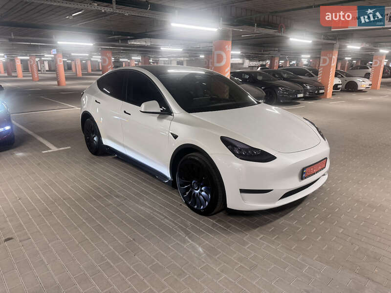 Позашляховик / Кросовер Tesla Model Y 2023 в Києві