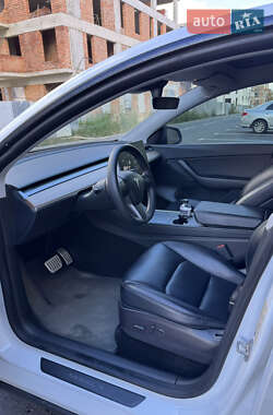 Внедорожник / Кроссовер Tesla Model Y 2021 в 
