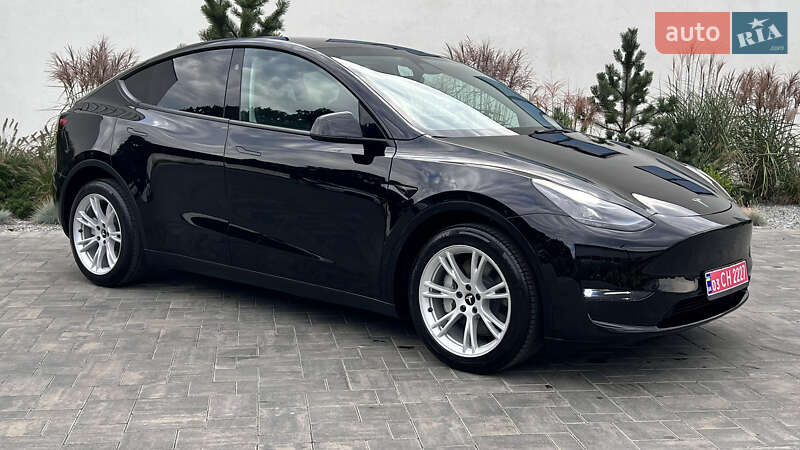 Внедорожник / Кроссовер Tesla Model Y 2023 в Луцке