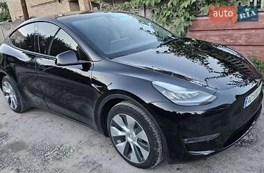 Седан Tesla Model Y 2022 в 