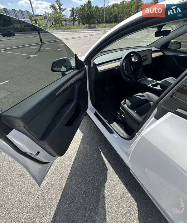 Позашляховик / Кросовер Tesla Model Y 2023 в Києві