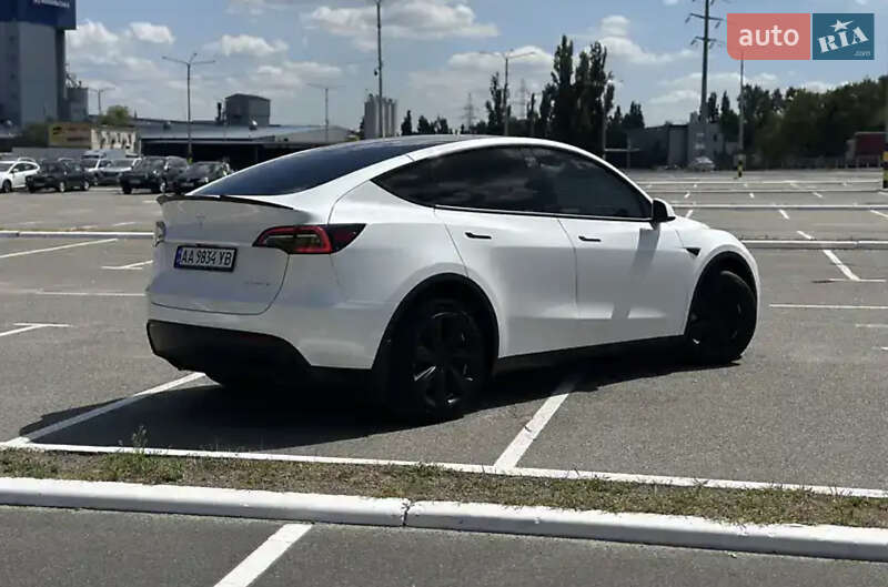 Позашляховик / Кросовер Tesla Model Y 2023 в Києві