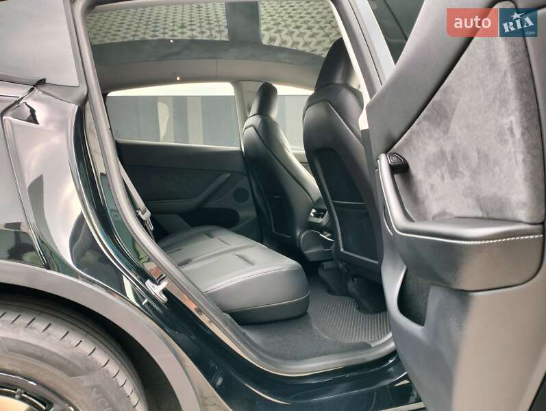Позашляховик / Кросовер Tesla Model Y 2022 в Хмельницькому фото 32 Позашляховик / Кросовер Tesla Model Y 2022 в Хмельницькому