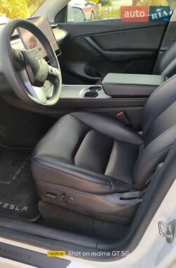 Позашляховик / Кросовер Tesla Model Y 2021 в  фото 13 Позашляховик / Кросовер Tesla Model Y 2021 в