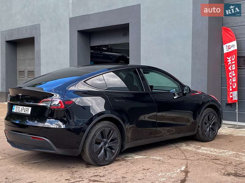 Внедорожник / Кроссовер Tesla Model Y 2024 в Киеве