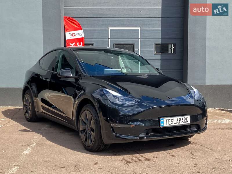 Внедорожник / Кроссовер Tesla Model Y 2024 в Киеве