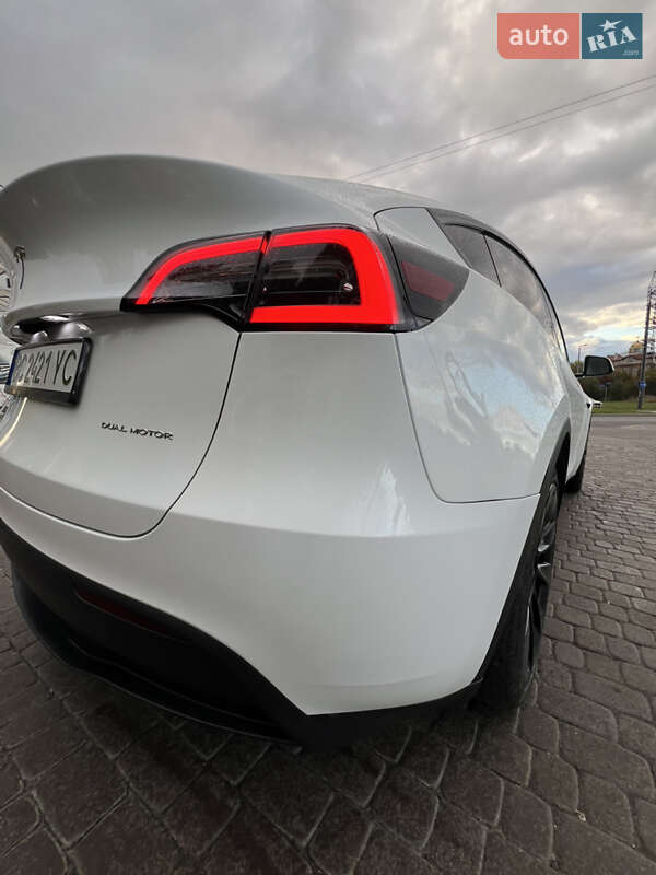Позашляховик / Кросовер Tesla Model Y 2023 в Львові