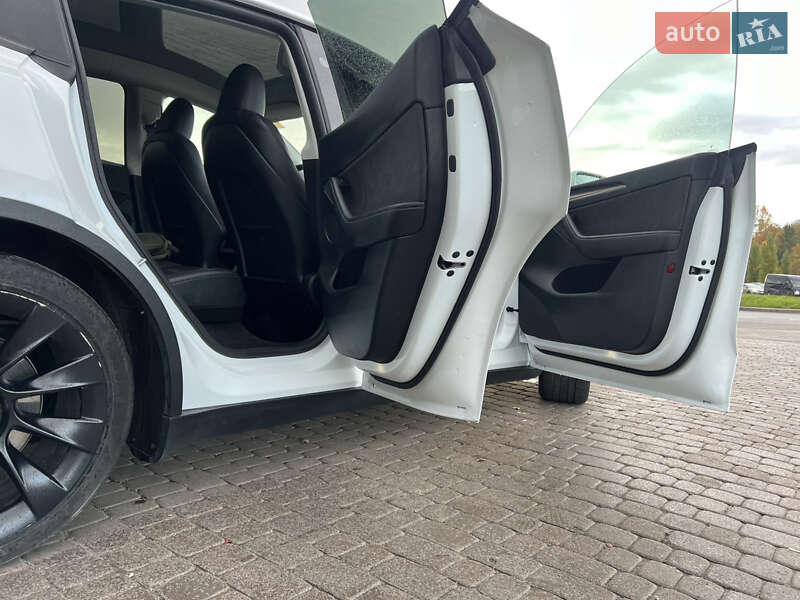Позашляховик / Кросовер Tesla Model Y 2023 в Львові