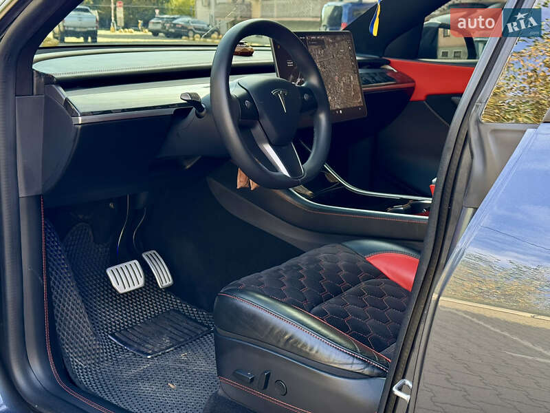 Позашляховик / Кросовер Tesla Model Y 2020 в Ужгороді