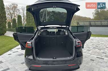 Внедорожник / Кроссовер Tesla Model Y 2024 в 
