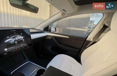 Внедорожник / Кроссовер Tesla Model Y 2024 в 