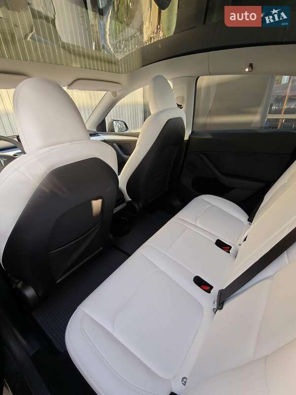 Позашляховик / Кросовер Tesla Model Y 2024 в Києві
