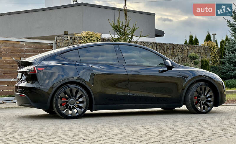 Внедорожник / Кроссовер Tesla Model Y 2023 в Стрые