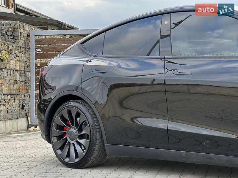 Внедорожник / Кроссовер Tesla Model Y 2023 в Стрые