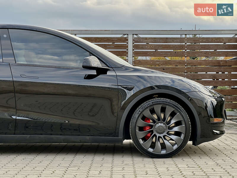 Внедорожник / Кроссовер Tesla Model Y 2023 в Стрые