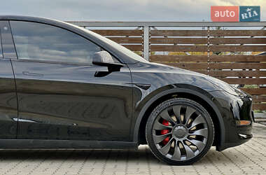 Позашляховик / Кросовер Tesla Model Y 2023 в 