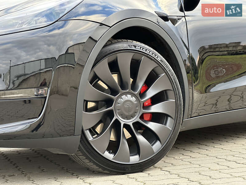 Внедорожник / Кроссовер Tesla Model Y 2023 в Стрые