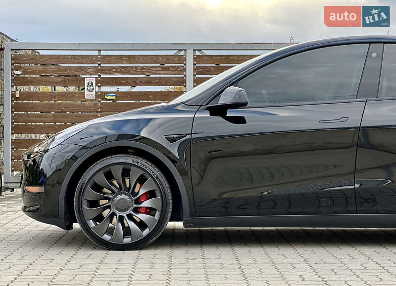 Внедорожник / Кроссовер Tesla Model Y 2023 в Стрые
