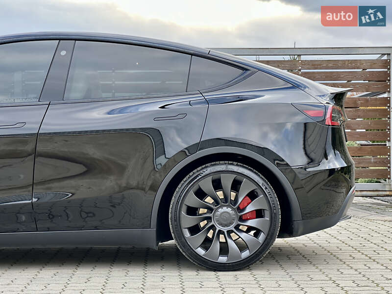Внедорожник / Кроссовер Tesla Model Y 2023 в Стрые