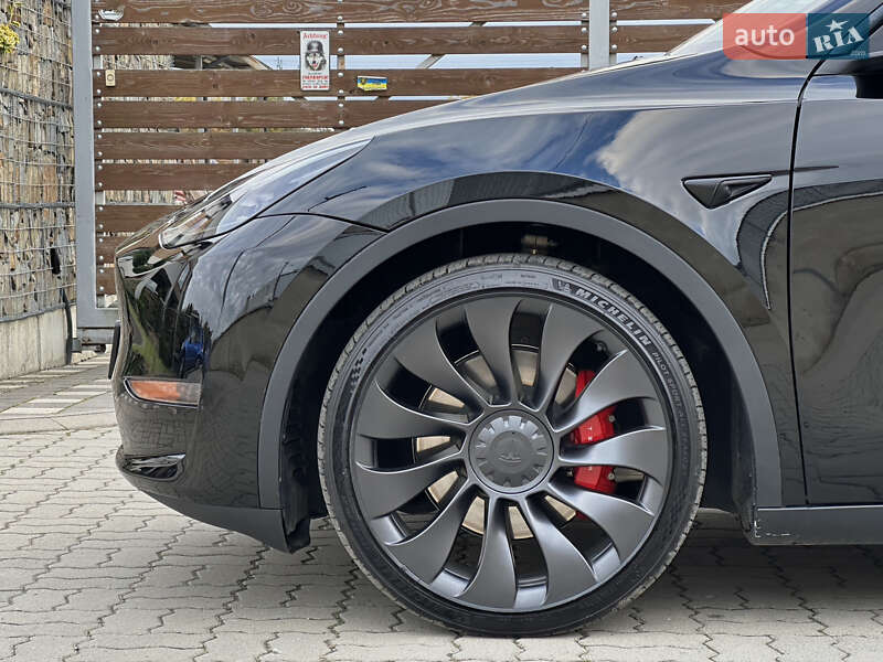 Внедорожник / Кроссовер Tesla Model Y 2023 в Стрые