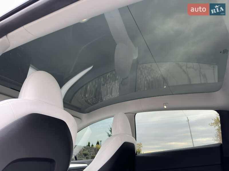 Внедорожник / Кроссовер Tesla Model Y 2023 в Стрые