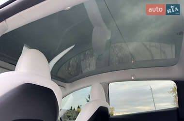 Позашляховик / Кросовер Tesla Model Y 2023 в 