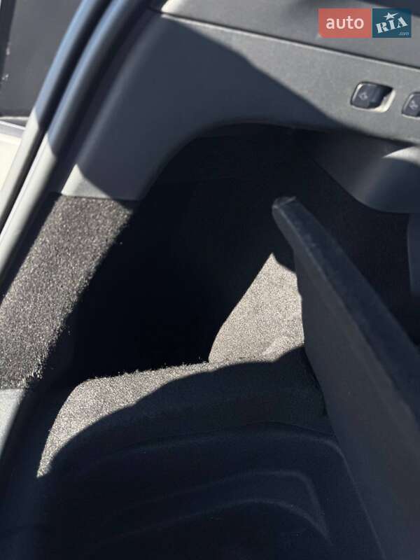 Внедорожник / Кроссовер Tesla Model Y 2022 в Львове фото 28 Внедорожник / Кроссовер Tesla Model Y 2022 в Львове