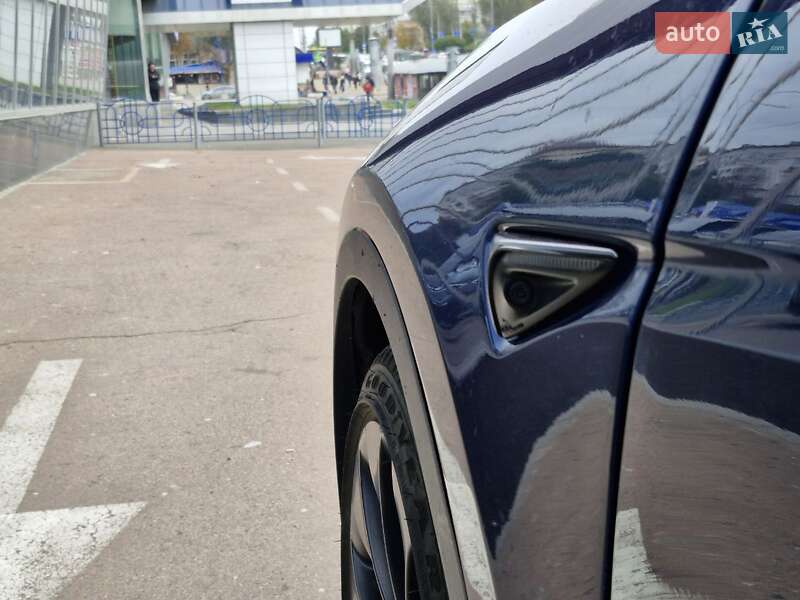 Позашляховик / Кросовер Tesla Model Y 2022 в Києві