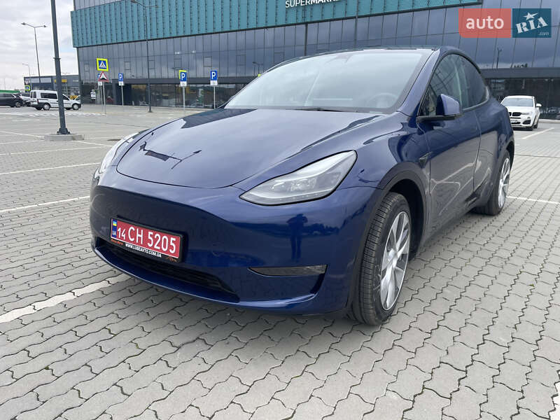 Внедорожник / Кроссовер Tesla Model Y 2023 в Львове