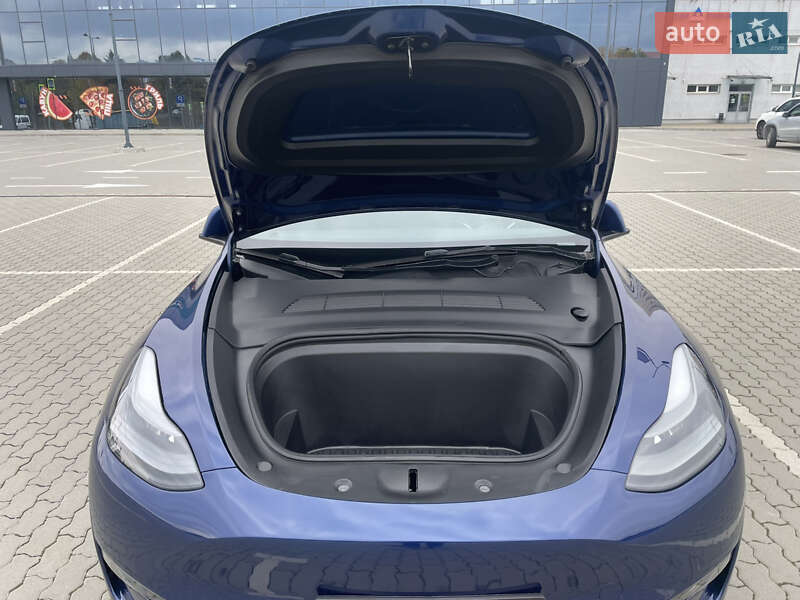 Внедорожник / Кроссовер Tesla Model Y 2023 в Львове