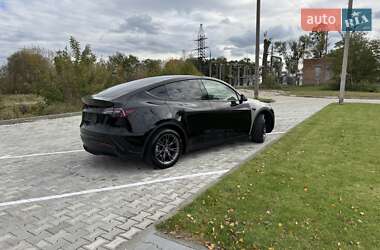 Позашляховик / Кросовер Tesla Model Y 2024 в  фото 40 Позашляховик / Кросовер Tesla Model Y 2024 в
