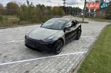 Позашляховик / Кросовер Tesla Model Y 2024 в  фото 41 Позашляховик / Кросовер Tesla Model Y 2024 в