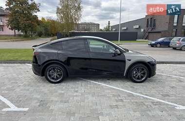 Позашляховик / Кросовер Tesla Model Y 2024 в  фото 45 Позашляховик / Кросовер Tesla Model Y 2024 в