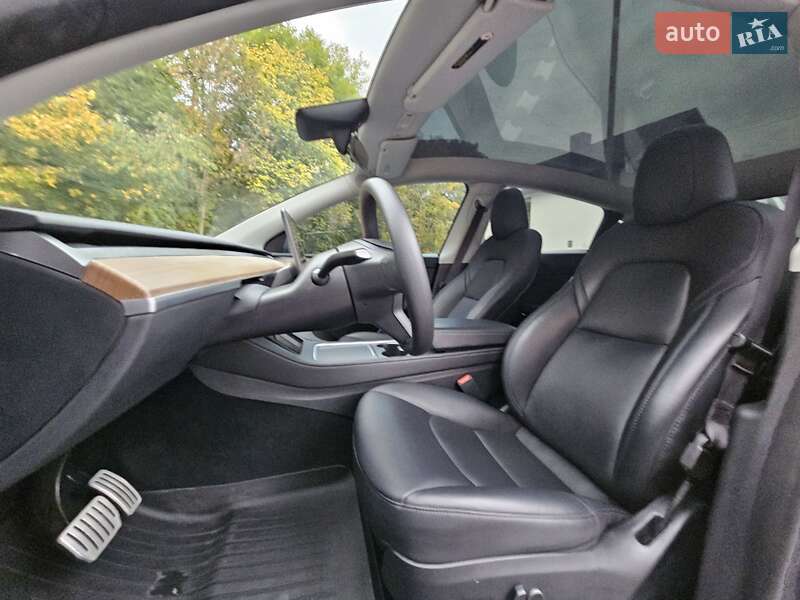 Позашляховик / Кросовер Tesla Model Y 2023 в Тернополі