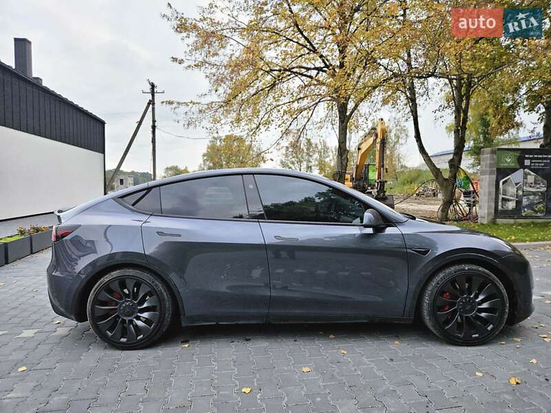 Позашляховик / Кросовер Tesla Model Y 2023 в Тернополі